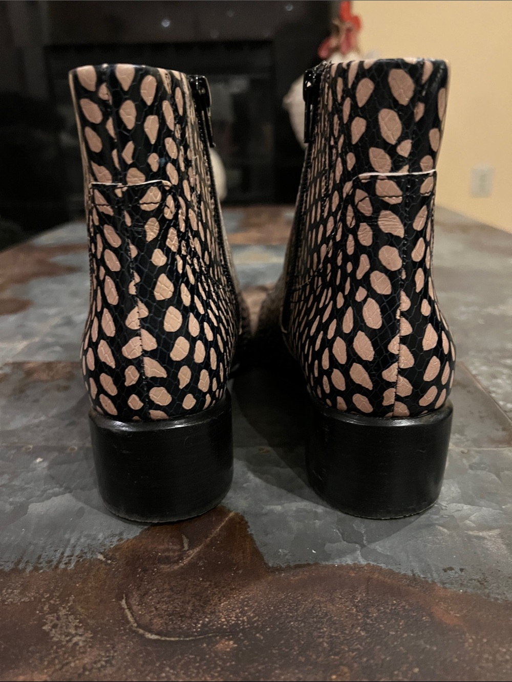 Vionic Kamryn Black Spot Waterproof Leather Ankle Booties Size 8 - Picture 9 of 13